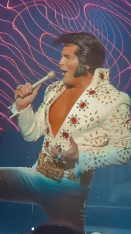 Come on Branson!⚡️🙌 #DeanZ #DeanZtheUltimateElvis #DeanZasElvis #eta #Elvis #ElvisTribute #ClayCooperTheatre #Branson #BransonMO #BransonMissouri #BransonShows #liveentertainment #liveshows @Clay Cooper Theatre 