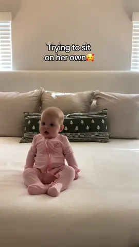 Sissy is doing her best😂 #newborn #newmom #newparents #sittingup 