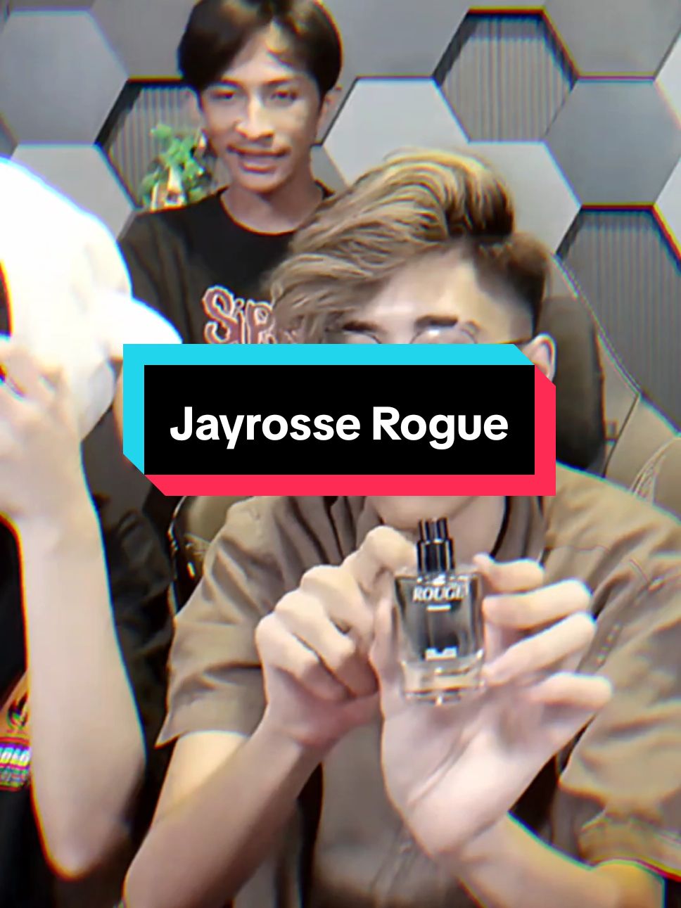 Rekomendasi parfum Jayrosse Rouge dari Keenan🥵 langsung cek showcase yg ada di profile ya gaes sebelum keabisan~ @jayrosse.co #keenan #xxknjt #nnael #jayrosserouge 