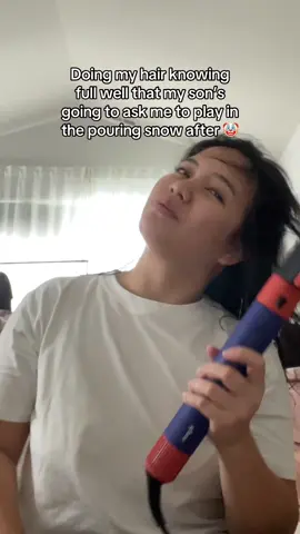 We did in fact stay out in the snow right after this 🤪🤡💀 Also, still out here fully enjoying my Dyson Airwrap i.d. even with thin hair 😂 #fyp @Dyson USA #dysonairwrapid #dysonairwrap #hairroutine 