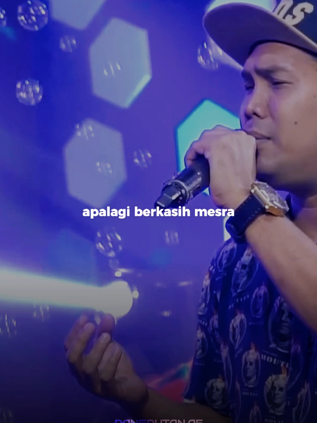 HANYA INSAN BIASA / Nazia Marwiana ft. Brodin     maaf aku tak berdaya #hanyainsanbiasa #naziamarwiana #brodin #agengmusic #trend #story #liriklagu #dangdut  #dangdutanae #template #daricapcutketiktok #CapCut 