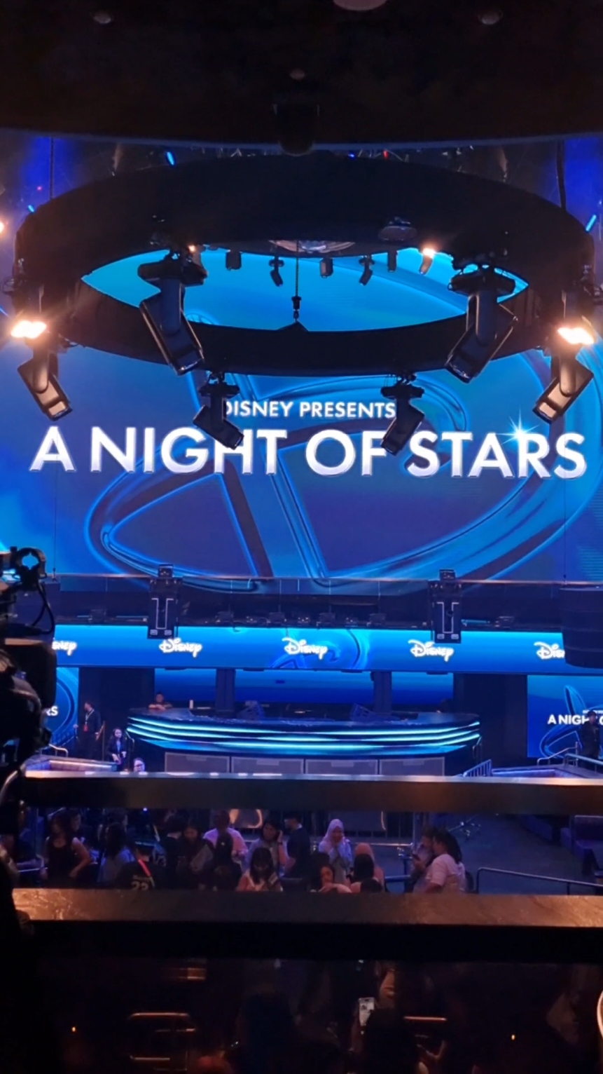 here for kim soohyun but got gagged seeing all these stars in one seating 💙    #Anightofstars  #disneyplussg #disneyplus #kimsoohyun 