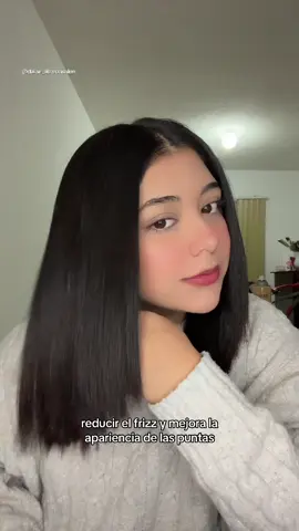 El corte bordado es una técnica que elimina puntas abiertas y dañadas sin reducir el largo del cabello. Se realiza con herramientas como la Split Ender Pro, que corta solo las puntas maltratadas, dejando el cabello más sano, suave y libre de frizz. Es ideal para mantener el largo mientras se mejora la apariencia y salud del cabello. ✂️🔝  #cortebordado #splitenderpro #viral #cabello #puntasabiertas #cabellosano #hermosillo #cortedecabello #belleza #estilista #sonora #fyp #viral #parati 