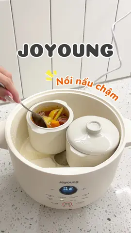 Nồi nấu chậm @Joyoung Vietnam làm tui bất ngờ thiệt sự luôn á 😲 Hôm trước xem live thấy chị HDM khen hãng này quá chời, nên quyết định mua nồi nấu chậm về dùng để đỡ thời gian nấu nướng. - Nồi có 2 tầng và 3 thố, nấu được nhiều món tiện lắm. Mà đặc biệt là nấu xong vẫn giữ được vị ngọt, nguyên chất do hấp cách thuỷ RẤT NGONNNN 🤤 Dùng xong thấy siêng nấu ăn hơn hẳn luôn á 👩‍🍳 #joyoungvietnam #naungontronvi #noinaucham #nauancungtiktok #xuhuong 