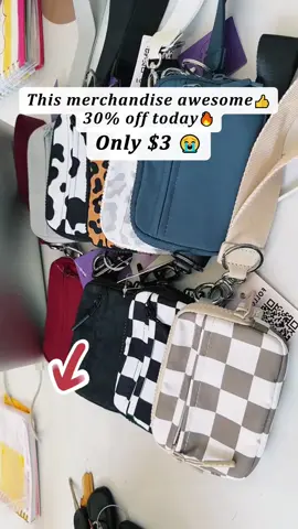 Iris Wallet 2nd Gen Women's Solid Color Multi Card Slots Zipper Wristlet with Strap, Casual Large Capacity Clutch Purse with Id Window, Fashionable Wristlet Wallet for Daily Used#tiktokshopblackfriday #tiktokshopcybermonday #spotlightfinds 