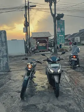menyala#rxkingbandung #rx #rxking #rxkingindonesia #rxking135cc #fyppppppppppppppppppppppp #fypシ゚viral #vario #variomodifikasi 
