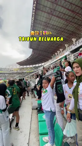 Nribun bersama adek-adek 🤗🫶🙌 #persebayasurabaya #tribunkeluargapersebaya 