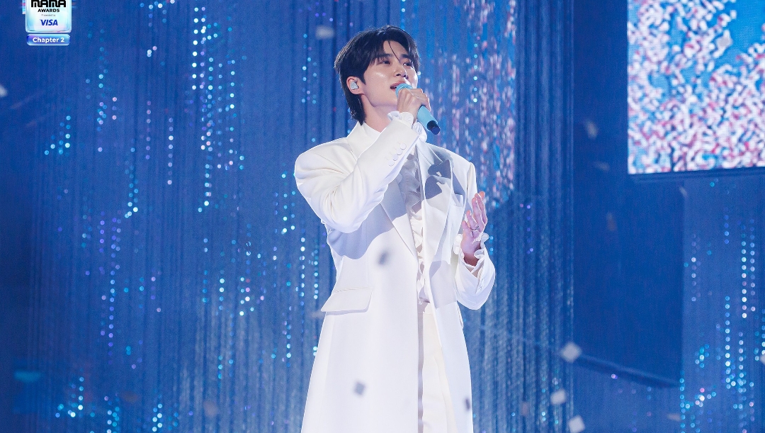 Byeon Woo Seok performing Sudden Shower live at 2024 MAMA Awards today!! WHAT A PERFORMANCE!! Ryu Sunjae is back y'all 😭😭 📸© ctto: woonaissante 🫶🏻 #ByeonWooSeok #변우석 #ByunWooSuk #Wooseok #Woosuk #RyuSunJae #RyuSeonJae #Sunjae #Seonjae #ECLPISE  #LovelyRunner #선재업고튀어 #Kdrama #KoreanDrama #KoreanActor #Kactor #KoreanModel #Kmodel #Actor #Model #Drama #OST #OriginalSoundTrack #Foryou #Viral #fyp #fypシ゚ 