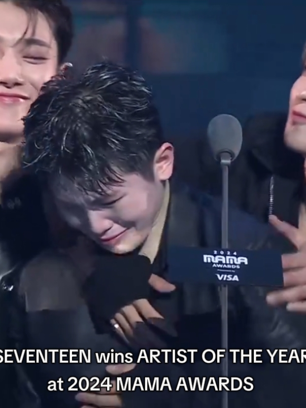 IM CRYING🥹 CONGRATS BOYS #SEVENTEEN #2024mamaawards #ARTISTOFTHEYEAR 