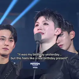 “we’ll never change and all 13 of us will be together”😭🤍🫂 woozi thank you for everything :’)🤍🤍🤍 you deserve this and so much more #seventeen #svtcarat #mamaawards #2024 #artistoftheyear #daesang #woozi #CapCut 