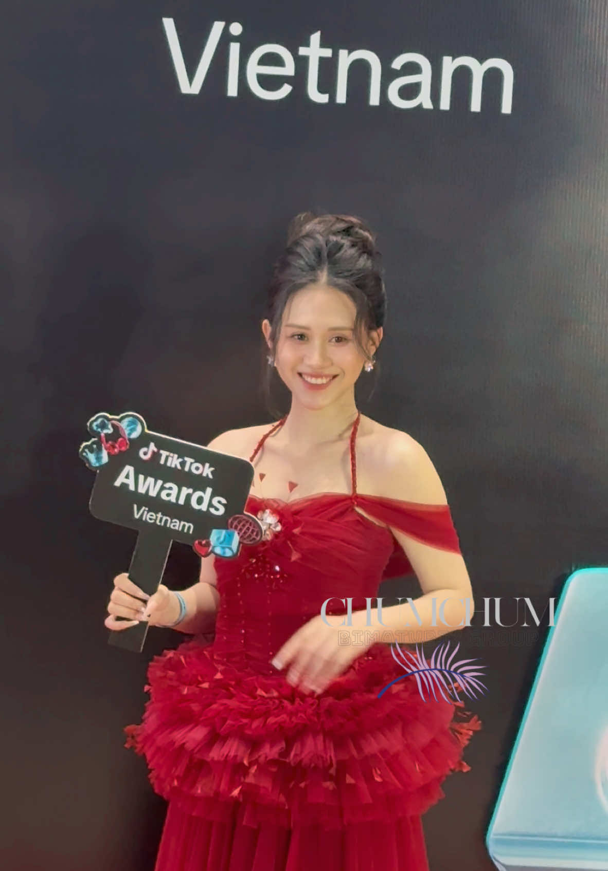 Jee Trần có mặt từ sớm tại thảm đỏ TikTok Awards VietNam 2024 #ChumChum #BimatVbiz #Thegioimodels #Lattungvbiz #TiktokGiaiTri #Globalem #tiktokawards #tiktokawardsvietnam #tiktokawardsvietnam2024 #tiktokawardsbychumchum #jeetran  #RayO #NhatTamDoiDai #NhatTamDoiDaibyChumChum 