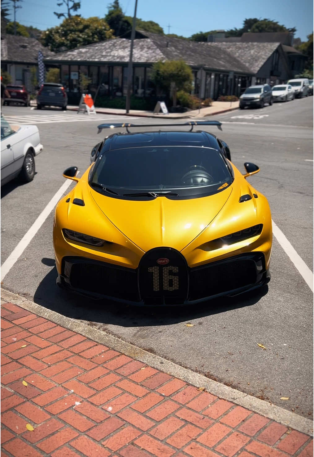 This bug is beautiful 😍 #bugatti#chiron#pursport#cars#sportscar#supercar#hypercar#carspotting#carweek#monterey#fyp#fy#foryou#viral