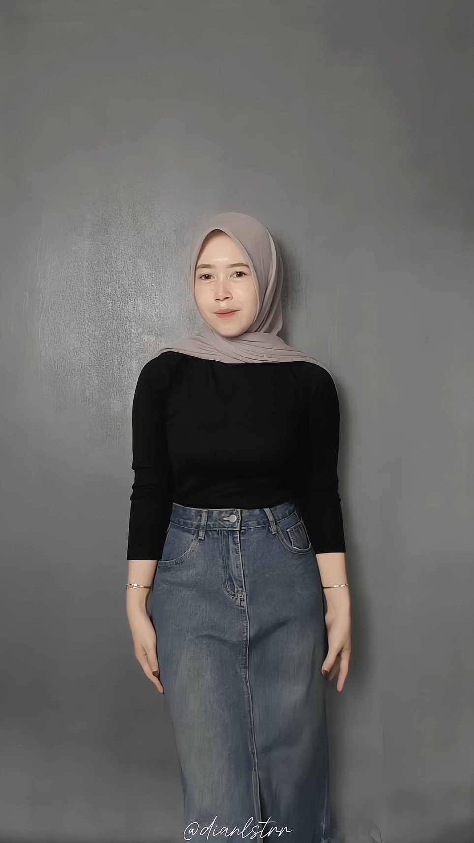 cakep banget pliss bikin badan jadi slim 🫶🫶 #rokjeans #rokjeanspremium #rokhighwaist 