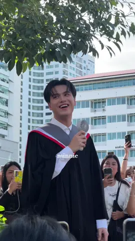 รอโต๊ะจีนนะ😄 @มาร์คขอรำได้มุ้ย  #MarcmcGraduationDay #marcmc #marcnatarit  #gmmtv 