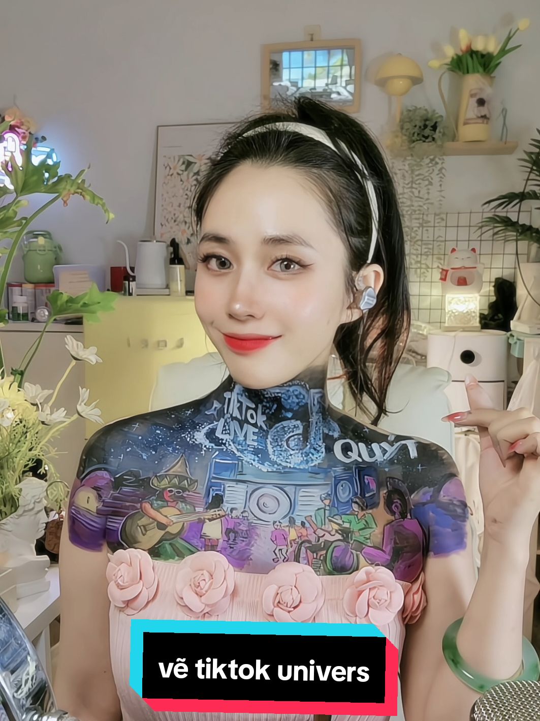 vẽ quà tiktok univers. lần thứ 3 kể từ khi livestream mới được nhìn thấy em ấy. cảm ơn bạn @quytcuteday  đã tài trợ bức vẽ này #lorichen #xuhuong #bodypainting #bodypaint #jyp #vebody #livestreamve 