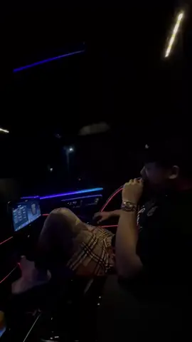 Nghe nhạc trên Maybach nó vẫn là một cái gì đó ….. #Bắcninh #maybachmusic 