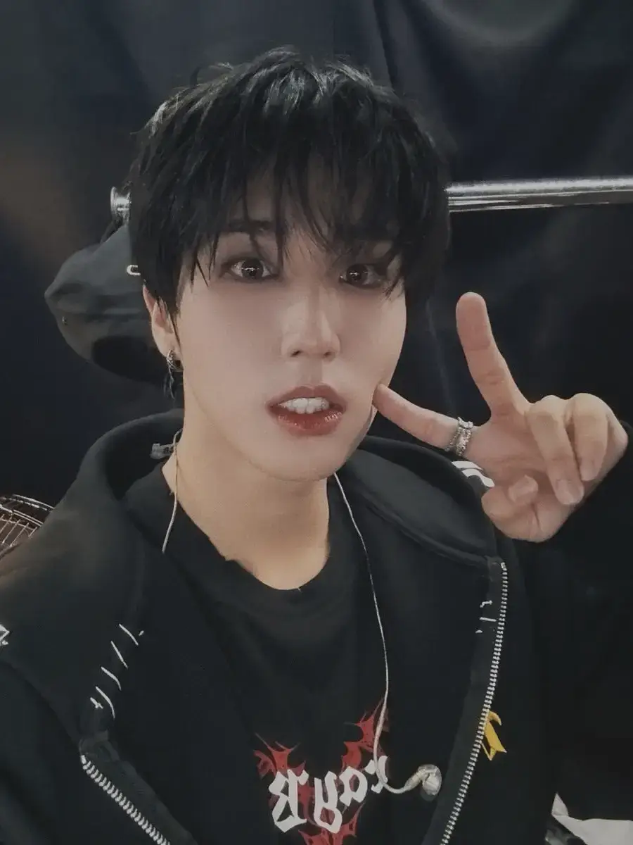 DAMN HANDSOME.  #hanjisung #jisung #han #hanjisungedit #straykids #skz #skzfyp #viral #perte #fyp 