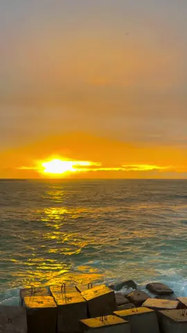 Pesona Sunset di Pantai Linau Kab. Kaur Bengkulu 😍🥹 #fyp #bengkulu #creatorsearchinsights #views #CapCut 