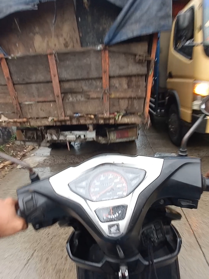 vario item ngider lagi