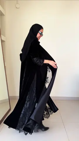 مخمل و دانتيل 💎💕💕💕💕#عبايات_شتوية #عبايات_سوداء #مخمل #دانتيل #عبايات_الشتاء #عباية_مخمل 