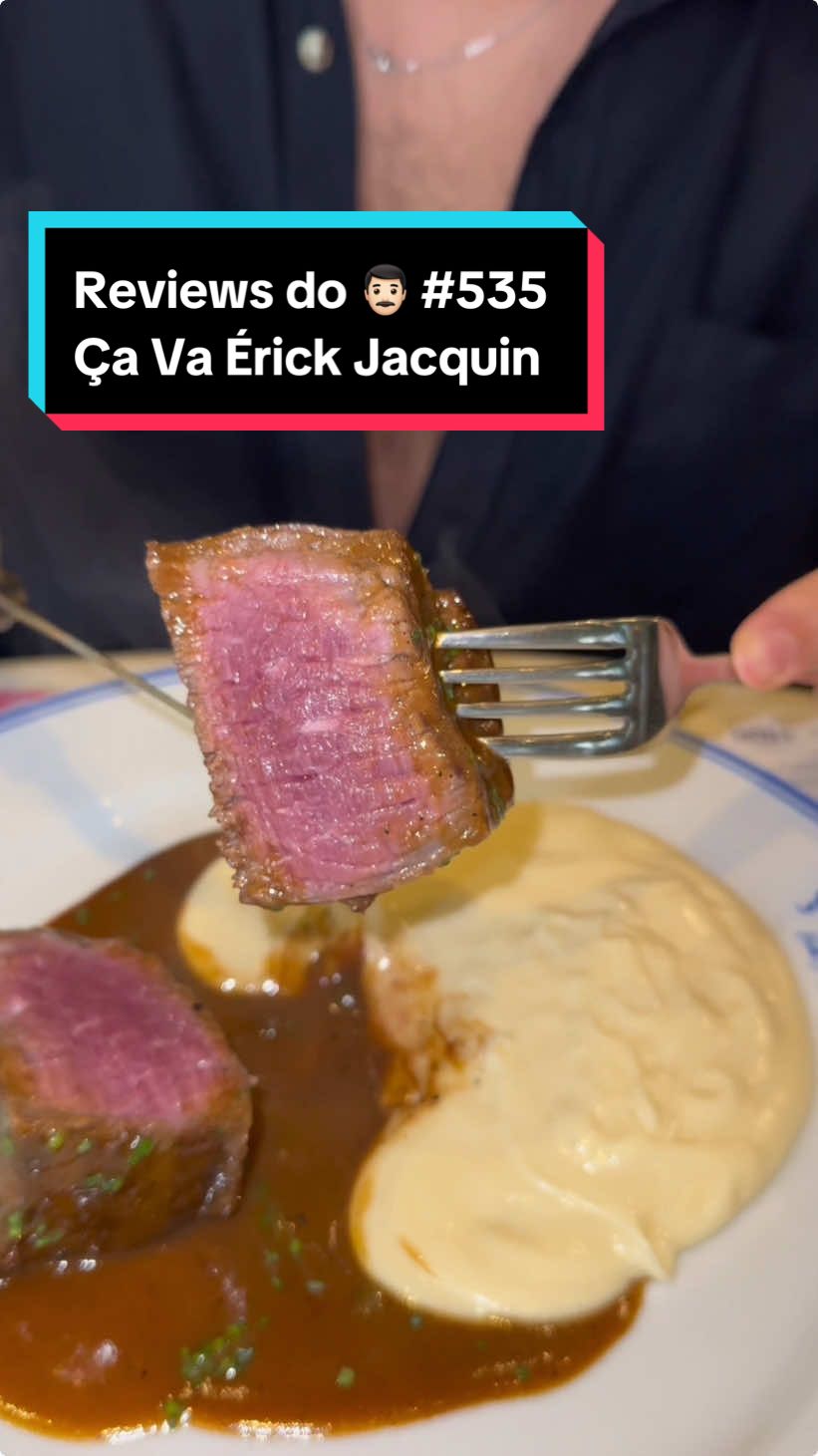 Reviews do Mustache 535 - Ça va Erick Jacquin em São Paulo A convite da @cielobr_oficial, finalmente colei pra conhecer o famoso Ça Va, um dos restaurantes do Jacquin aqui em SP! Claro que eu fui no clássico Filet au Poivre com Aligot, mas o Carré de Cordeiro do Japa não ficou pra trás!  Quem assistiu Pesadelo na Cozinha sabe que antes do Jacquin comprar o restaurante, ele pertencia a outra família e o negócio era um pouco diferente…  E quem não assistiu, pode aproveitar que tá rolando reprise de todos os episódios no canal deles no YouTube e toda semana tem vídeo novo! #publicidade #pesadelonacozinha 