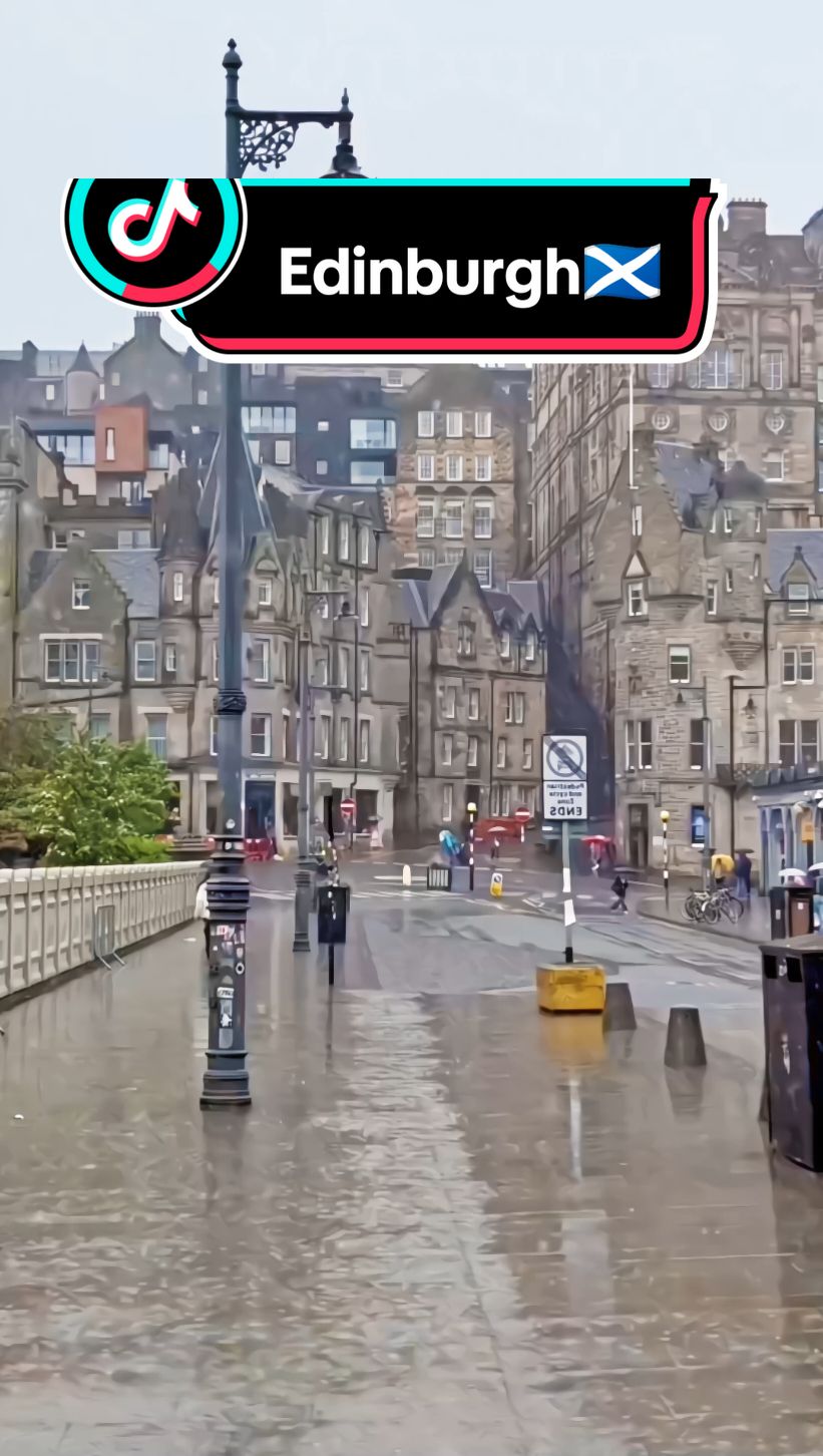 Scotland 🏴󠁧󠁢󠁳󠁣󠁴󠁿 Edinburgh 🥰 beautiful palace ❤ #fyp #ukphotography24 #travel #unitedkingdom #Scotland #edinburgh #traveltiktok #viralvideo #treending #video #fyp #unfrezzmyaccount 