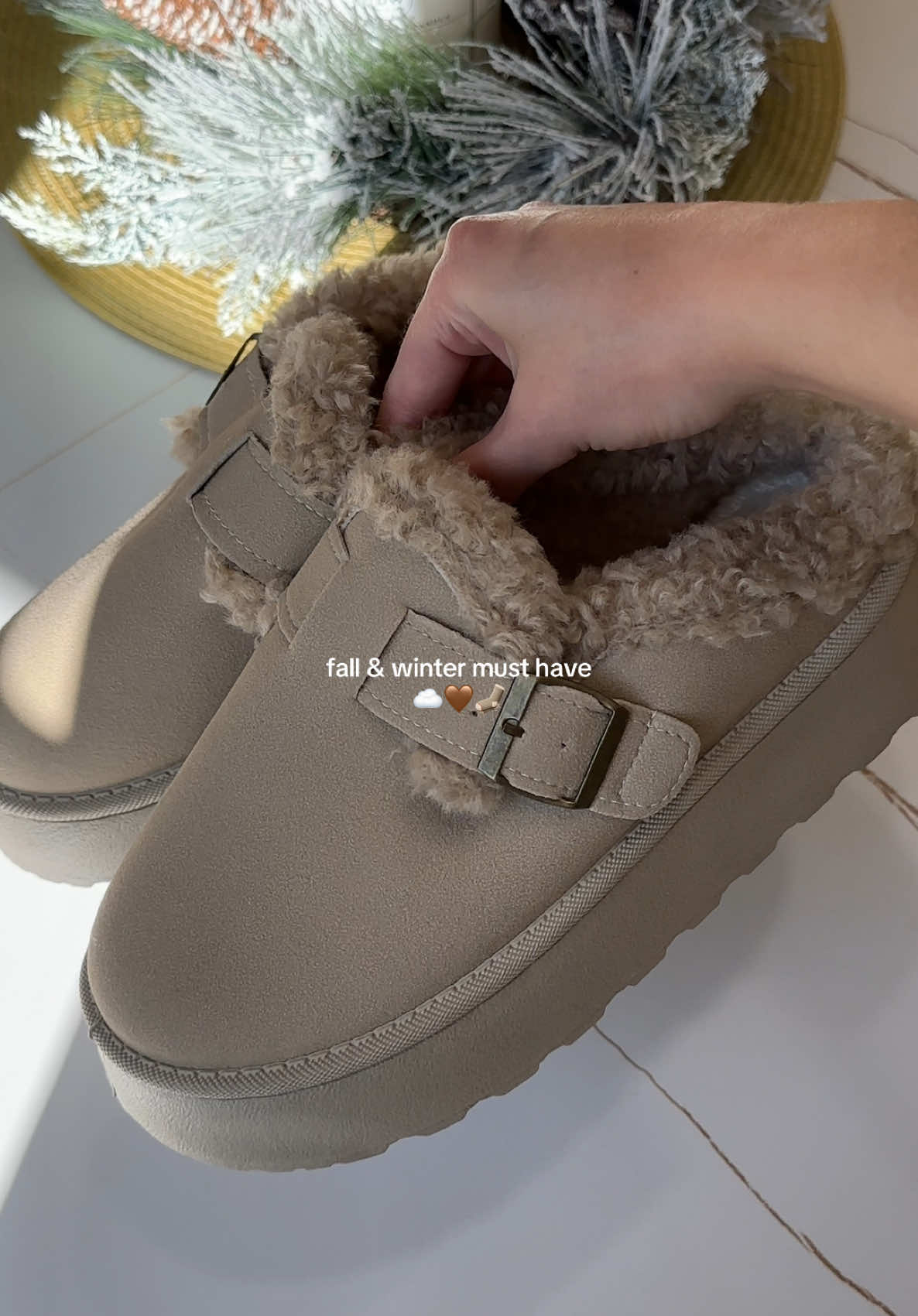 Get yours before they sell out😍 #tiktokshopblackfriday #freshforwinter #slippers #platformslippers #fallslippers #platformshoes #blackfriday #blackfridaysale #blackfridayhaul 