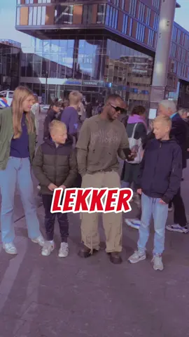 Ik was ook met deze fans van Ajax  #nederland #nederlands #straatinterview #straatinterviews #foryouuuuuuuuuuuuuuuuuuuuuuuuuu #foryoupageeeeeeeeeee #arabic #arabish #اكسبلورexplore #trend #trending #viral #ibrah_khalil #ibrahkhaliltv #ibotv #ajax 