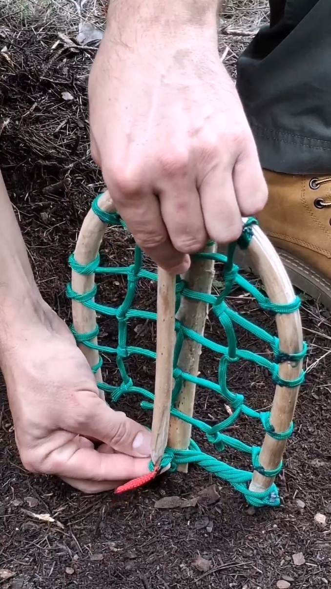 trap #bushcraft #trap #bushcrafting #survival 