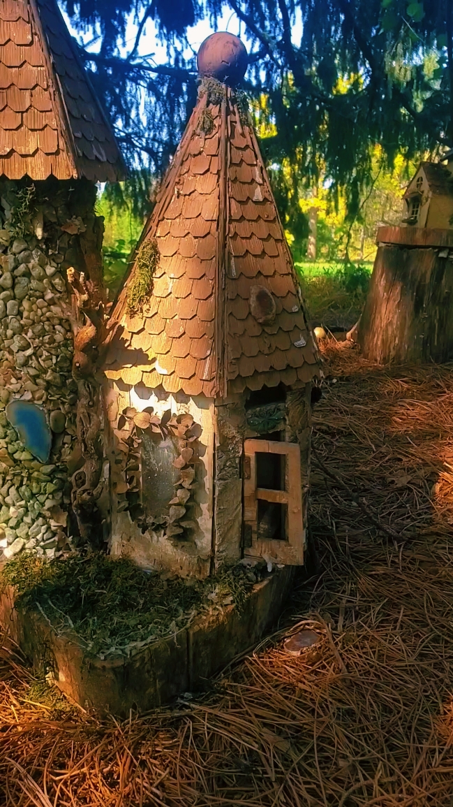 this fairy village is my government official address 🧚‍♀️💫✨️🦢🌙🧚‍♀️ #fairycore #miniature #forest #fantasy #BookTok #fantasytok #magic #fairy #art #dollhouse #tiktoktrend 