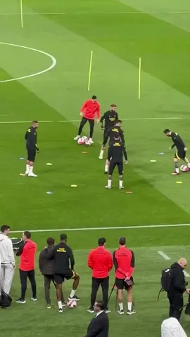 Coitado do Hakimi! 😅 Imagina você numa roda de 