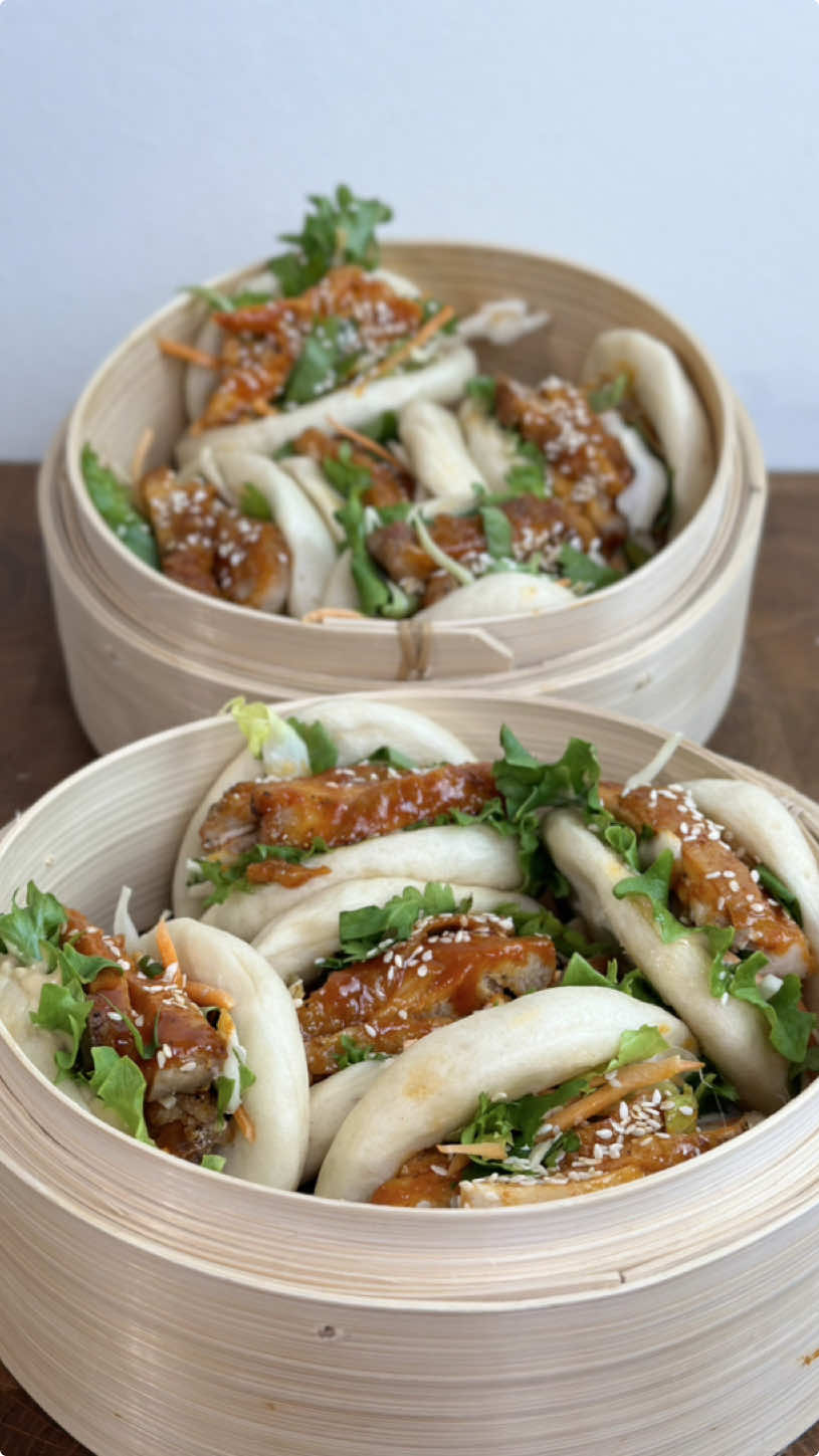 Bao buns with sticky chicken and soy mayonnaise 79 ml warm water 119 ml warm milk 1 tbsp yeast 4 tbsp sugar 2 tbsp vegetable oil 313 grams all purpose flour 1/2 tsp baking powder 1/4 tsp salt Bibimbap 2 tbsp gochuiang 1 tbsp garlic 1/2 tbsp brown sugar 1 tbsp syrup 1/2 tsp Lemon 1 tsp sesame oil 1 tsb rice wine vinegar 2 tbsp vegetable oil 200g mayonnaise 4 tbsp soy - - - #bao #buns #stickychicken #soja #FoodTok #food #FoodLover #explore #Recipe #EasyRecipe #easyfood #chicken #chef #cooking #fyp