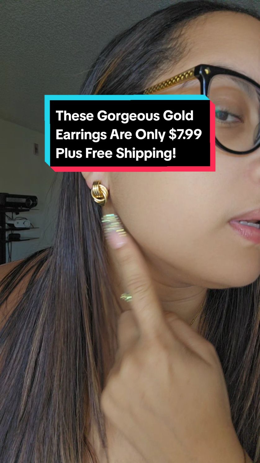 Gorgeous Drop Earrings For Only $7.99 PLUS Free Shipping . #geometricearrings #dropearrings #goldearrings #earrings #earringslovers #blackfridaydeals #blackfriday #goldearrings #goldjewelry #holidaygifts #christmasgift #christmasgiftideas 