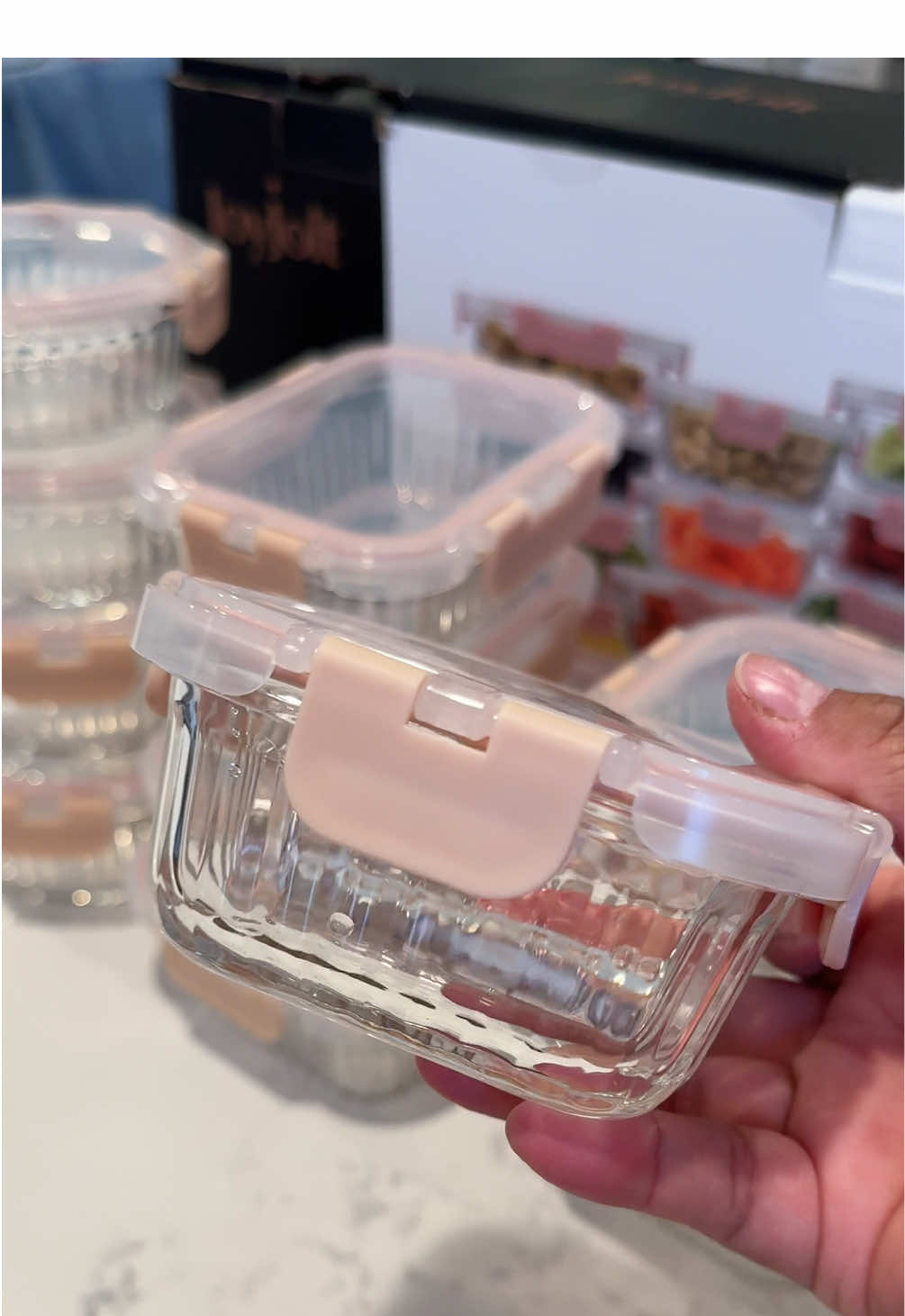 Amiga ay variios  colores para escoger 🙋🏻‍♀️#lauraxicay #mexicantiktok #container #foodcontainers #partiiiiiiiiiiiiiiiiiiiiiiiii #fypシ #blackfriday #cibermonday 