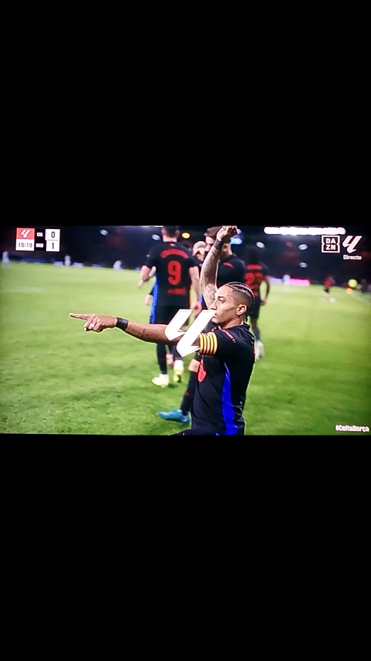 Gol de Raphinha 🔥#apoyame #raphinha #Barcelona #Viral #apoyoooo #Tiktokviral #viralll #gol #golazo #celebracion 