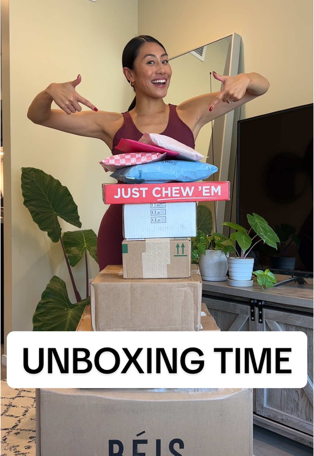 Unboxing Time! 🎁 @Beis Travel @Olive & June @Vichy Laboratoires @somebymi_my @SOME BY MI US @SaltStick @CLnSkincare @Truvani #coachmichellehong #unboxing #beis #skincare #prunboxing #unboxingvideo #unboxingtime #gelnails #oliveandjune #oliveandjunenails 