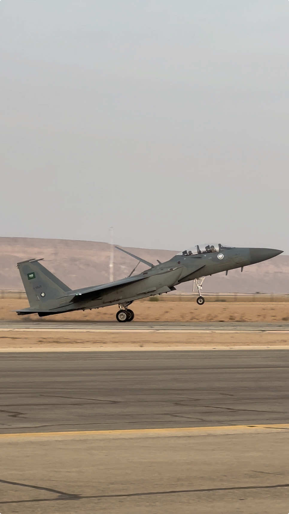 ‎استمتعو بجميع لقطات استعراض مقاتلة القوات الجوية الملكية السعودية F15-SA 🇸🇦 #fyp #airforce #f15 #aviation #plane #saudiarabia🇸🇦 #saudi #explore #trending #trend  #اكسبلور #ترند #السعودية #السعودية🇸🇦 #الرياض #طيران 