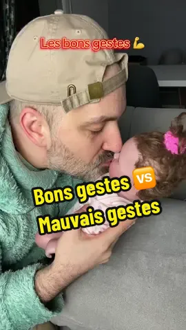 Bons gestes VS mauvais gestes ⚠️ℹ️👉#just_papa #bebe #parent #maman #papa #pere #parentalite #maternite #mere #naissance #enceinte #grossesse #jesuisenceinte #baby #infobebe #monbebe #bbdamour #conseil #astuce #jeunesparents #preventionsanté #reborn #mamansolo #mamanjeune #mamancomblée #mamanheureuse #papasolo #papaheureux #bebeheureux #petiteenfance #lesavaistu #lesaviezvous #apprendresurtiktok #savoir #pediatre #sagefemme #devenirparent #devenirmaman #devenirpapa #futurpapa #bongeste #aiderbebe #comprendrebebe #monbebeetmoi #maman2024 #papa2024 #parent2024 #tipsbebe 
