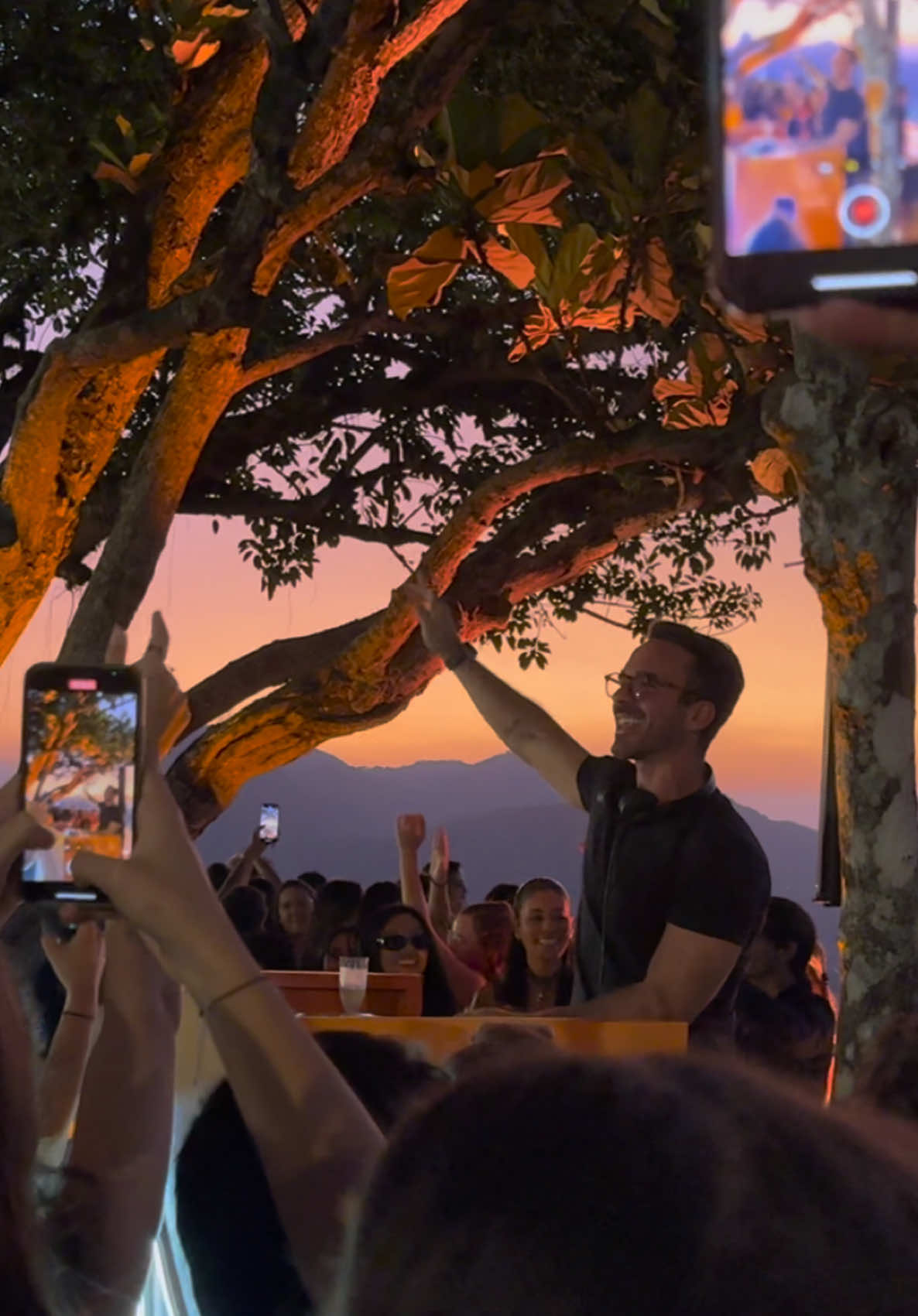 Boa noite, povo! #sunset #pordosol #bondinho #morodaurca #paodeacucar #riodejaneiro #afrohouse #dj 