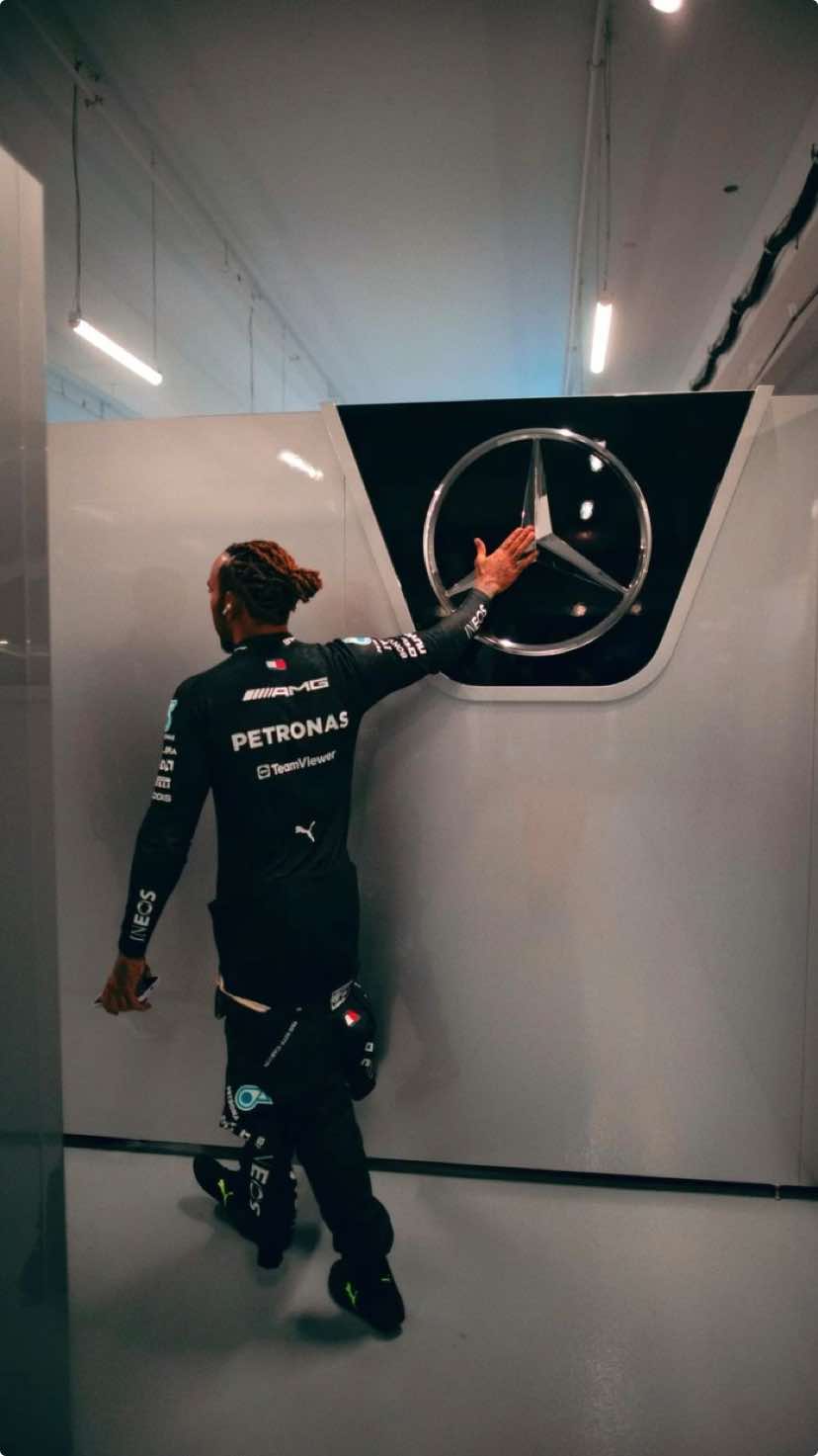 bu edit koskoca alti sampiyonluk ve son iki yaris icin                                        #lewishamilton #hamilton #lh44 #mercedesf1 #mercedesamgf1 #f1 #fyp #kesfet #f1fyp #formula1 