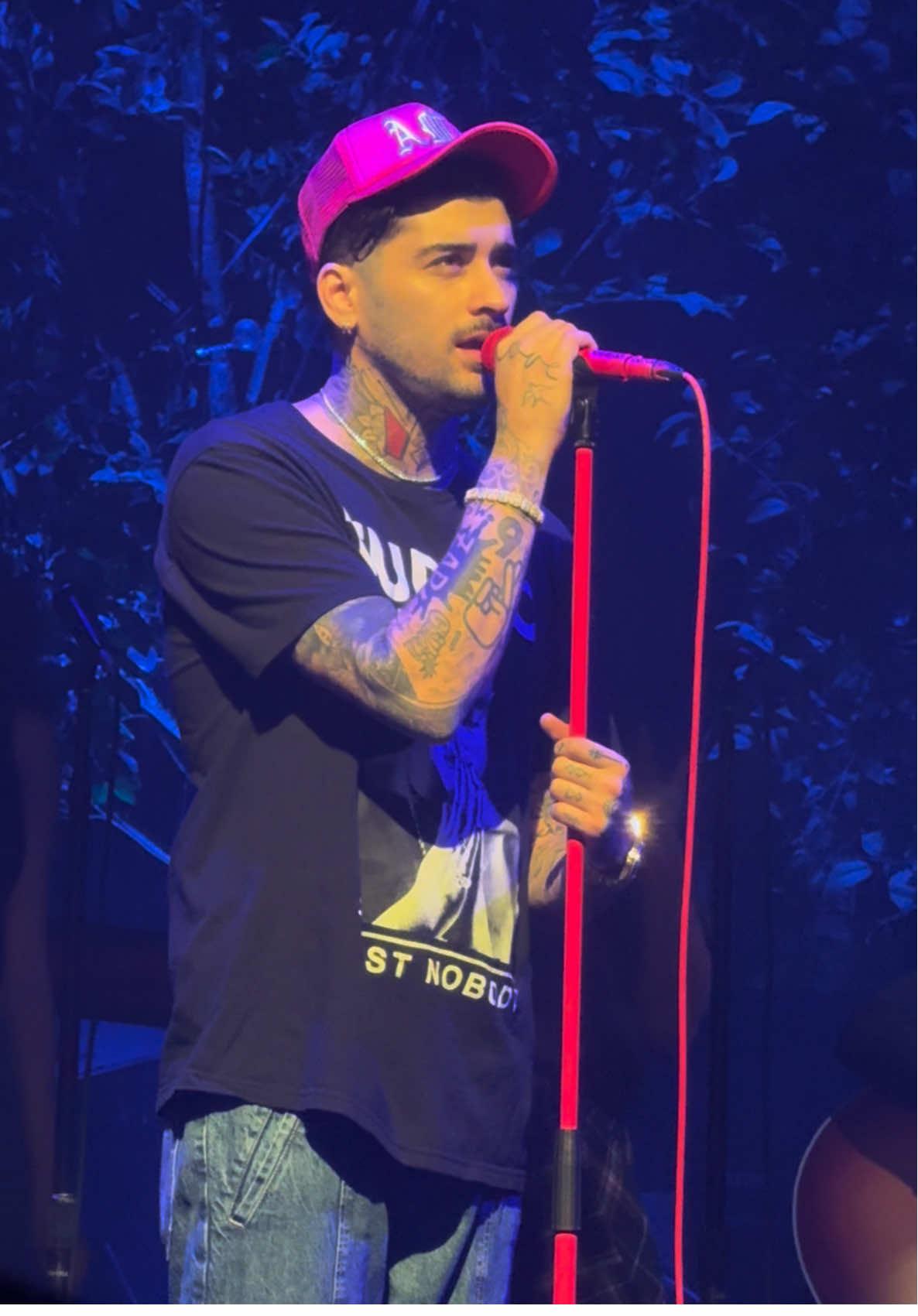 What I am - Live from Leeds, first night of tour! #zayn #zaynmalik #malik #leeds #o2academy #concert #music #concerts #livemusic #fyp #liampayne #harrystyles #niallhoran #louistomlinson #onedirection #whatiam #stairwaytothesky #stairwaytotheskytour #bradford #zaynmalikedit #zaynmaliklive 