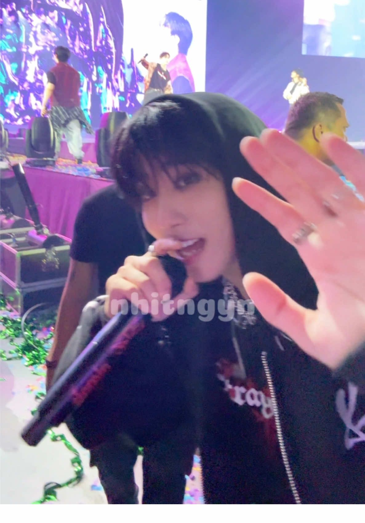 What if I cry? 20241123 | dominATE Bulacan #han #hanjisung #한지성 #한 #straykids #skz #스트레이키즈 #jisung #hanquokka #fancam #lovestay #straykidsedit #fyp #dominATE #dominATE_Bulacan