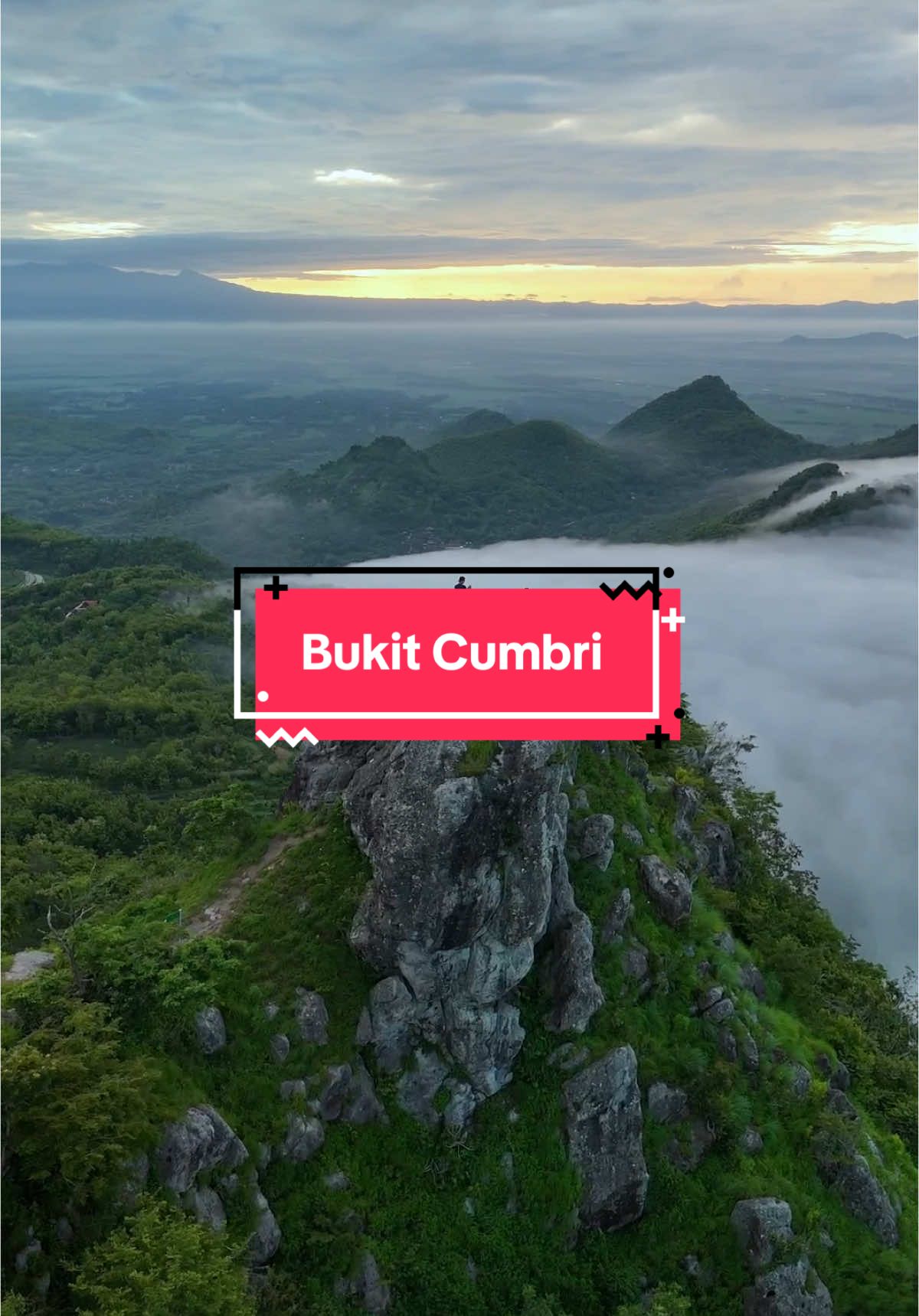 Sudah waktunya lautan awan Bukit Cumbri tampil. #bukitcumbri #lautanawan #sunrise #wonogiri #ponorogo 