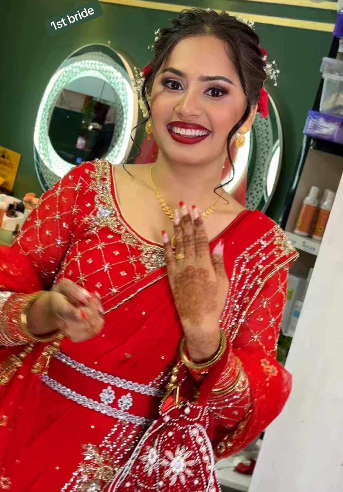 Our stunning bride Ranjita ready for her big day👩‍❤️‍👨❤️ thank you for loving us😘 at #susmasmakeupstudio #bridalmakeup #happybride #luxurybride #brideoftheday #makeupartistworldwide #susmasbeautyacademy♥️ 