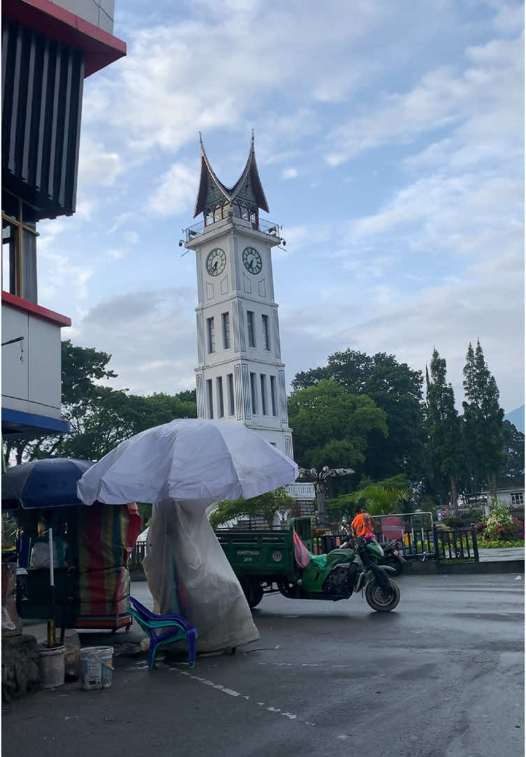 kapan terakhir ke jam gadang sanak??✨🍃 #fyp #vibes #bukittinggi #sumaterabarat 