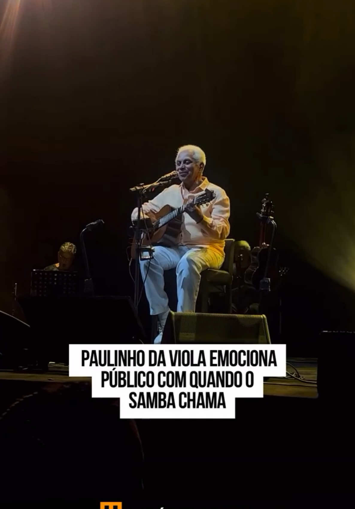 #PaulinhodaViola emocionou o público #brasiliense no Ulysses Centro de Convenções neste sábado (23/11). Com a #música Quando o Samba Chama, que dá nome a turnê, o #artista conquistou aplausos de quem acompanhou a performance no Festival Estilo Brasil, realizado em parceria com o #MetrópolesMusic. #Entretênews