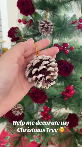 Malapit ng matapos ang aking Christmas Tree😮🥰 Thank you tiktok shops sa napakagandang ornaments ❣️❣️❣️#tiktokfinds #christmasornaments #pinecone #redberry #christmasdecor #christmastree #redchristmas 