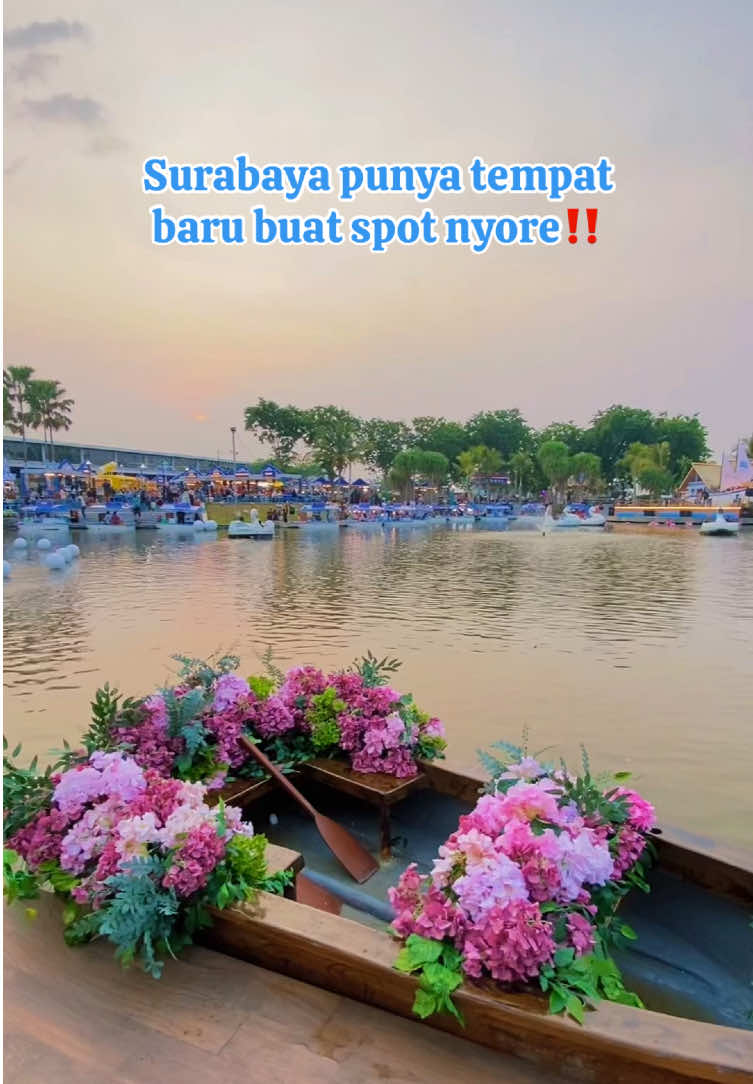 Suasana Malam Minggu di Floating Market Surabaya #floatingmarket #foodjunction #grandpakuwon #surabaya #viral #fyp #surabayahitz 