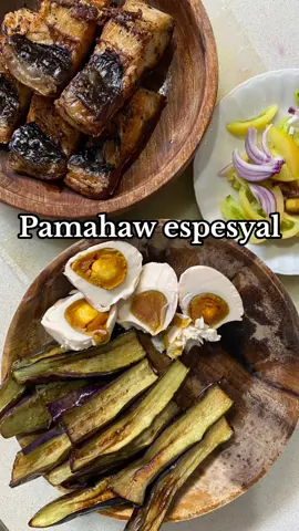 Pamahaw espesyal basta naay itlog na maalat tas pritong talong 😋
