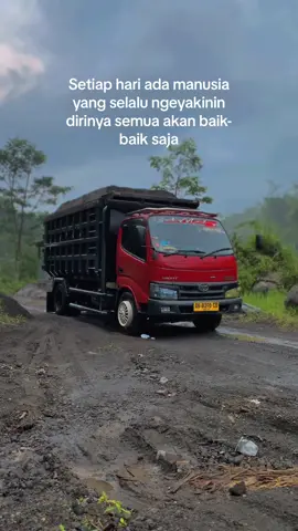 😔😔.                                                   #fypシ #fypviraltiktok🖤シ゚☆♡ #truckstory #romansasopirtruck #trukpasirmerapi #dumptruklovers #trukherex #trucksumbar #storytambang #magelang24jam 